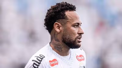 Neymar apresenta melhora e avança em processo de recuperação de lesão no Santos