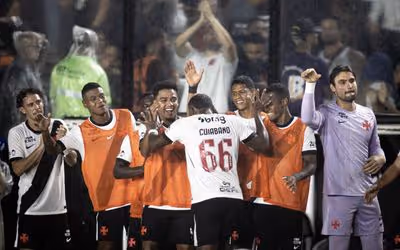 Cuiabano celebra vitória e primeiro gol pelo Vasco: 'Muito feliz'