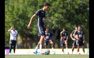 Vitor Reis celebra primeira convocação para a Seleção: 'Crescer e aprender'