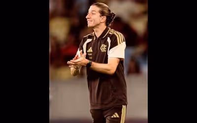 Filipe Luís celebra fim de jejum e classificação do Flamengo no Carioca