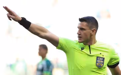 Árbitro volta a apitar jogo do Flamengo em meio a histórico controverso