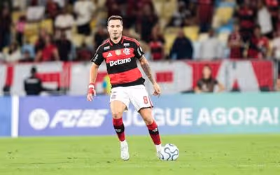 Saúl pode ganhar oportunidade no meio-campo do Flamengo
