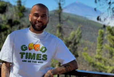 Daniel Alves compra clube português e avalia possível volta aos gramados