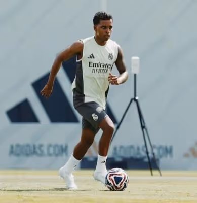 Rodrygo quer conversa com técnico do Real antes de procurar outro clube