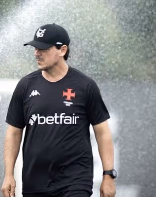 Diniz vive sequência negativa pior que o fez ser demitido do Fluminense