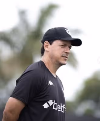 Pedrinho deseja renovar com Diniz independente de resultado final do Vasco no Brasileiro