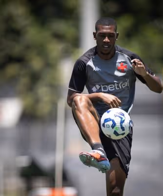 Bayern entra na briga por Rayan, e Vasco deverá receber proposta