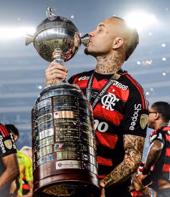 Atacante do Flamengo, Everton Cebolinha entra na mira do Cruzeiro