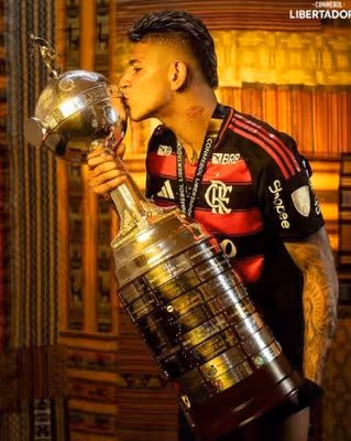 Flamengo pode receber oferta de R$ 163 milhões por Carrascal