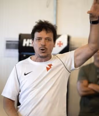 Vasco não enxerga Hinestroza como substituto de Rayan: 'Semelhante ao Andrés Gomez'