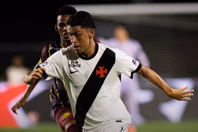 Vasco perde pênalti e empata sem gols com Madureira em São Januário