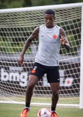 Vasco irá ampliar empréstimo de zagueiro por mais três meses