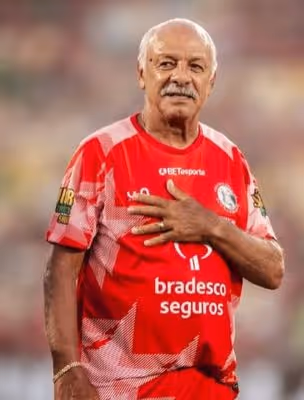 Júnior critica rendimento do Flamengo: 'Se pegar um time de qualidade, vai passar vergonha'