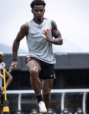 Thiago Mendes não treina novamente e vai desfalcar o Vasco contra o Fluminense