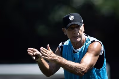 Vasco traça planejamento para encarar sequência de nove jogos em abril