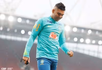 Casemiro crê em Copa 'mais difícil' da carreira e descarta volta ao Brasil