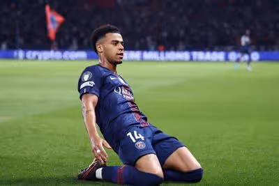 Doué marca em vitória do PSG e iguala recorde de Mbappé na Liga dos Campeões