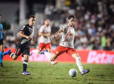Vasco perde para Red Bull Bragantino em São Januário e fica à beira do Z4 no Brasileirão