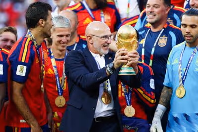 Espanha quer renovar com técnico campeão mundial até 2030