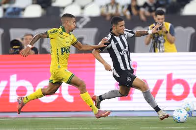 Botafogo vence Mirassol e sai da zona de rebaixamento do Brasileirão