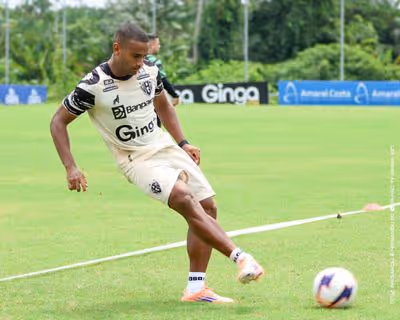 Edilson assume papel de líder em meio aos jovens do Papão