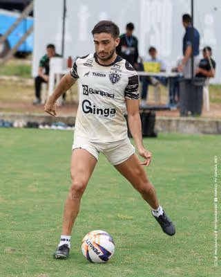 Lateral do Papão garante foco total na luta pela vaga na final