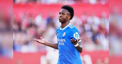 Arsenal desiste de Vinícius Júnior após barreira de 1 bilhão de euros imposta pelo Real Madrid