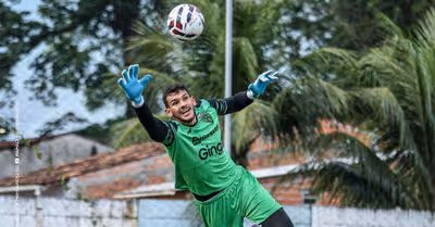 Vaiado após falhas, Gabriel Mesquita se emociona e faz promessa à torcida do Paysandu