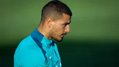 Guarda-redes Ricardo Velho chamado aos trabalhos da seleção