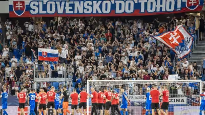 Eslováquia surpreende Alemanha. Bélgica goleia com Debast a titular