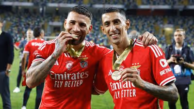 Nicolás Otamendi recusa regressar à Argentina e Benfica ganha esperança