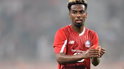 Marselha reforça-se com a contratação do médio Angel Gomes