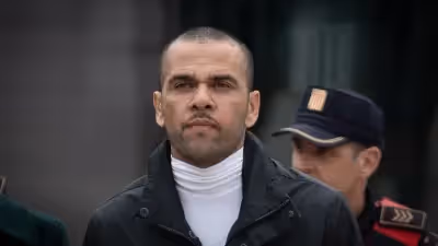 Dani Alves de regresso aos relvados? Pode acontecer em Portugal