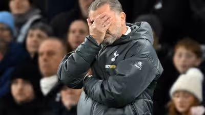 Demissão de Postecoglou provoca 'motim' no balneário do Tottenham