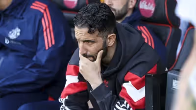 Ex-Manchester United avisa Ruben Amorim e dá solução para lesão de Sesko