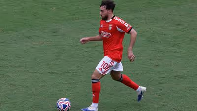 Orkun Kokçu define futuro e já sabe onde quer rumar após deixar o Benfica