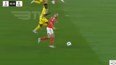Schjelderup teve olho e Aursnes atirou uma 'bomba' que aumentou vantagem