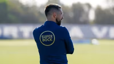 Farioli recebe duas boas notícias com vista ao Salzburgo-FC Porto