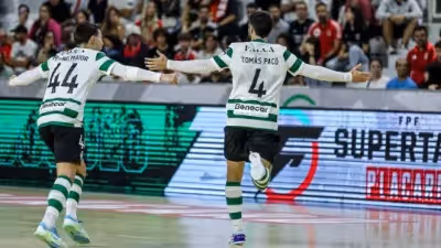 'Lei do ex' não apareceu. Sporting 'engole' campeão Benfica na Supertaça