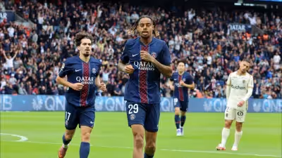Vitinha ajudou Barcola assumir o protagonismo em nova vitória do PSG