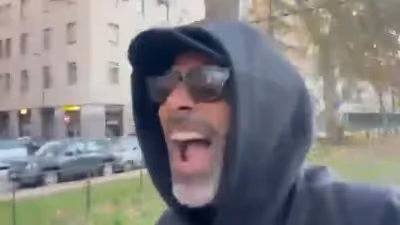 Rio Ferdinand goza com crise do Liverpool: