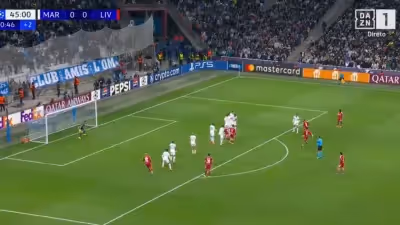 O golaço de Szoboszlai no Marseille-Liverpool que está a dar que falar