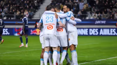 Marseille e Reims, da segunda divisão, nos quartos de final da Taça
