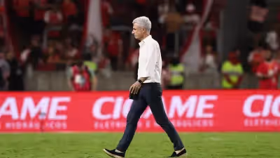 Grêmio, de Luís Castro, empata a zero no Clássico com Internacional