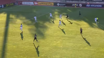 E vai mais um golo. Clóvis coloca Académico em vantagem contra o Feirense