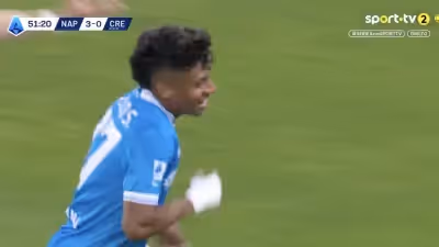 Alisson Santos fecha goleada do Napoli... e Sporting faz contas aos milhões