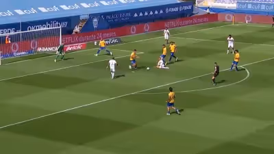 Será mesmo falta? Foi com este penálti que o Famalicão bateu o Estoril