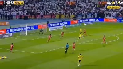 Félix fez golaço 'na cara' de Cristiano Ronaldo, mas não impediu derrota