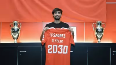 Oficial: Benfica renova contrato com Nuno Félix