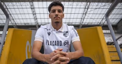 V. Guimarães: estrangeiro chama por Rika